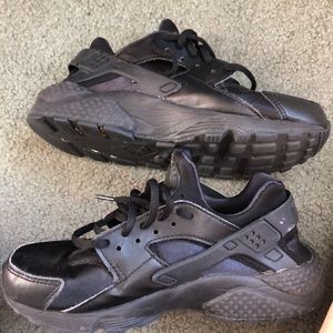 nike air huarache black